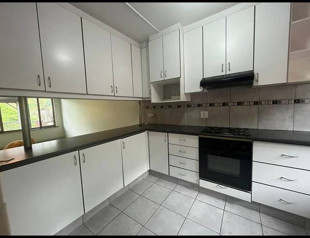 2 BEDROOM TOWNHOUSE FOR SALE IN THE WOLDS